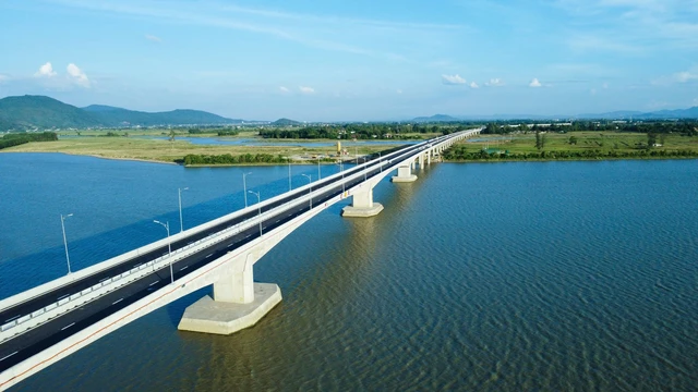 Thông xe toàn tuyến cao tốc Diễn Châu - Bãi Vọt- Ảnh 1.