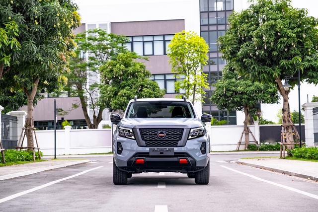 Thiết kế ngoại thất của Nissan Navara 2024 vẫn giữ nguyên như các phiên bản trước.