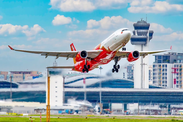 Vietjet tăng trưởng doanh thu kỷ lục- Ảnh 1.