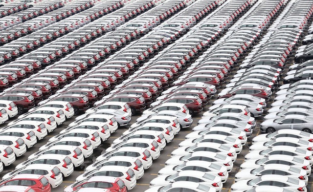 Người Việt đã chi hơn 1,5 tỷ USD để nhập khẩu ô tô trong 6 tháng đầu năm 2024.  Thế giới xe tuần qua: Ra mắt Ford Transit 2024, ô tô nhập khẩu tăng tốc, đánh giá Hyundai Stargazer X