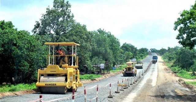 Nguy cơ chậm tiến độ đường Hồ Chí Minh qua Tuyên Quang do vướng mặt bằng - Ảnh 1.