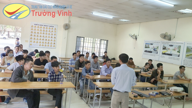 Trung tâm dạy lái xe Trường Vinh có mức học phí ưu đãi phù hợp với sinh viên và người lao động tại TP. HCM - Ảnh 6.