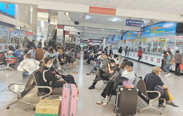 TP. HCM giá vé xe khách dịp nghỉ lễ Quốc khánh 2/9 tăng không quá 40% - Ảnh 1.