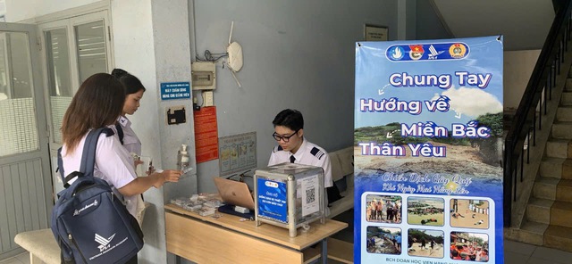 Hơn 3.400 tân sinh viên Học viện Hàng không chung tay vì bão lũ - Ảnh 1.