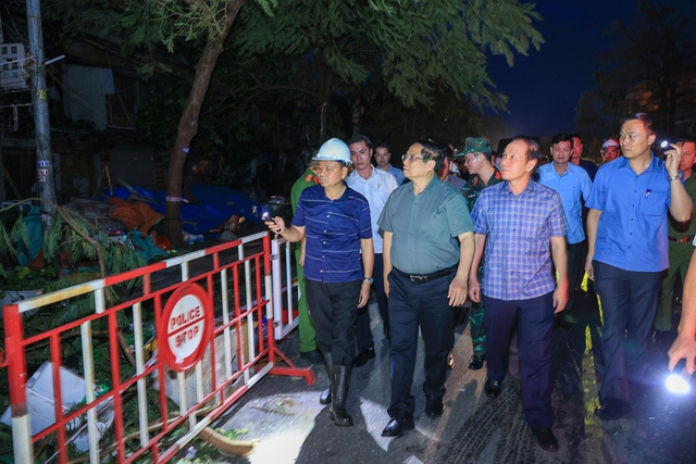 Thủ tướng chỉ đạo "nóng" sau khi kiểm tra công tác khắc phục hậu quả bão số 3 tại Quảng Ninh, Hải Phòng- Ảnh 4.