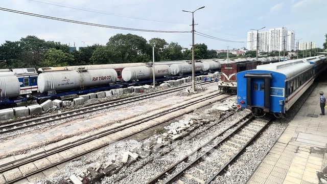 Đề nghị hoàn thành dứt điểm mặt bằng dự án cải tạo ga đường sắt qua Lạng Sơn - Ảnh 1.