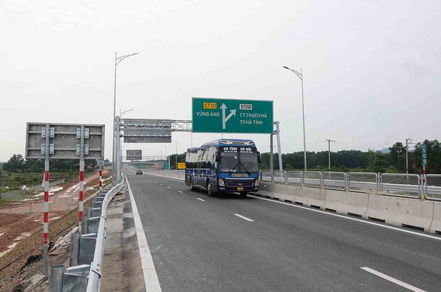 Còn nhiều tồn tại cần khắc phục trên cao tốc từ Bãi Vọt - Vũng Áng - Ảnh 2.
