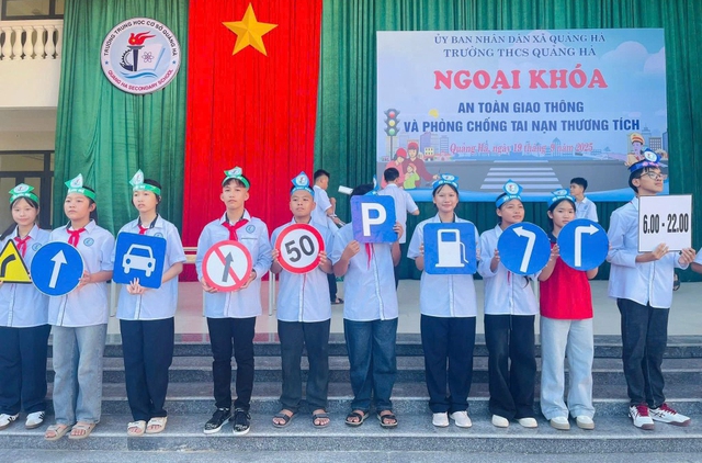 Quảng Ninh: Nâng cao nhận thức về an toàn giao thông cho lứa tuổi học sinh- Ảnh 4. Quảng Ninh: Nâng cao nhận thức về an toàn giao thông cho lứa tuổi học sinh- Ảnh 4.