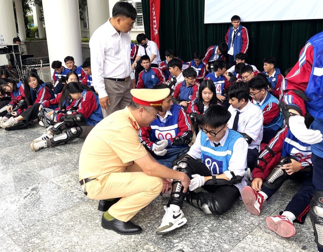 Quảng Ninh: Nâng cao nhận thức về an toàn giao thông cho lứa tuổi học sinh- Ảnh 3. Quảng Ninh: Nâng cao nhận thức về an toàn giao thông cho lứa tuổi học sinh- Ảnh 3.