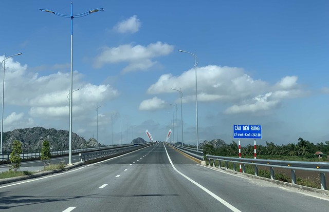 Quảng Ninh tiếp tục đẩy mạnh đầu tư phát triển hệ thống hạ tầng- Ảnh 2.