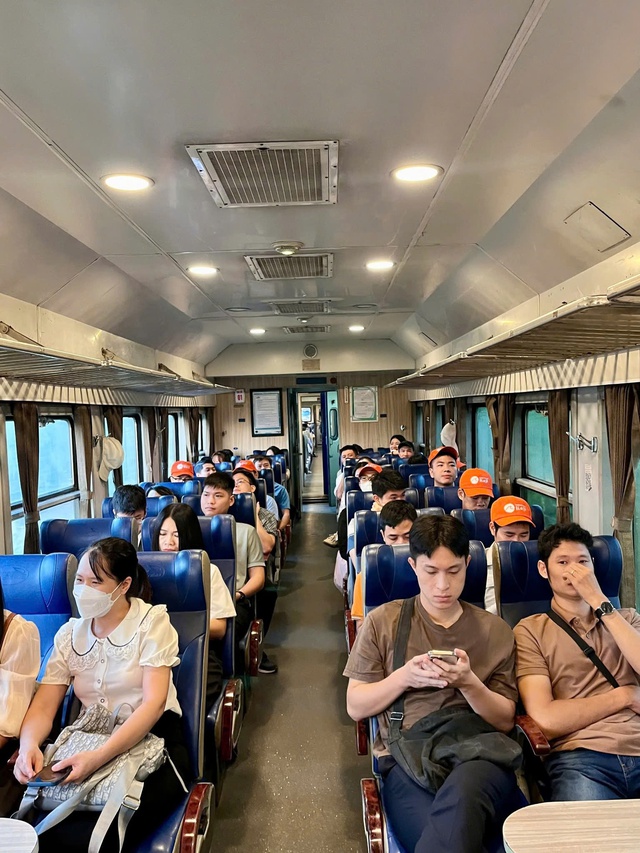 Điều chỉnh thời gian chạy tàu HP15/HP16 trên tuyến Hải Dương – Hải Phòng- Ảnh 1. Điều chỉnh thời gian chạy tàu HP15/HP16 trên tuyến Hải Dương – Hải Phòng- Ảnh 1.