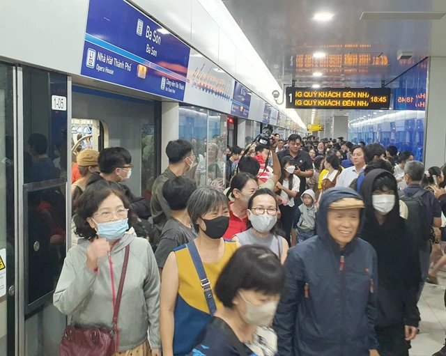 TP.HCM dự kiến miễn phí vé tàu metro cho người dân dịp tết Dương lịch và Nguyên đán 2026 - Ảnh 1.