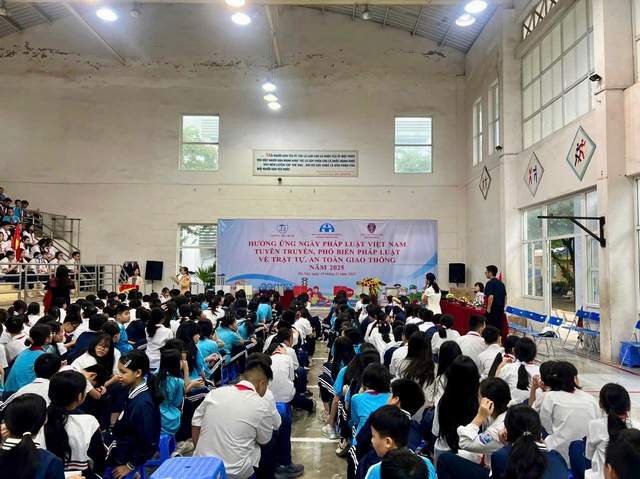 Nhiều hoạt động hướng tới ngày tưởng niệm nạn nhân tử vong do TNGT - Ảnh 1.