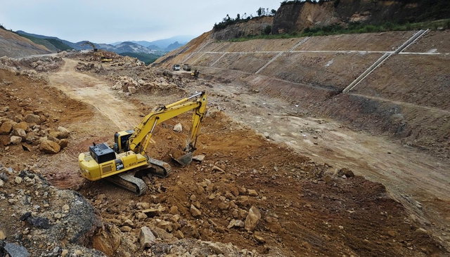 Quảng Ninh: Tập trung tháo gỡ khó khăn, đẩy nhanh tiến độ thi công QL279  - Ảnh 2.