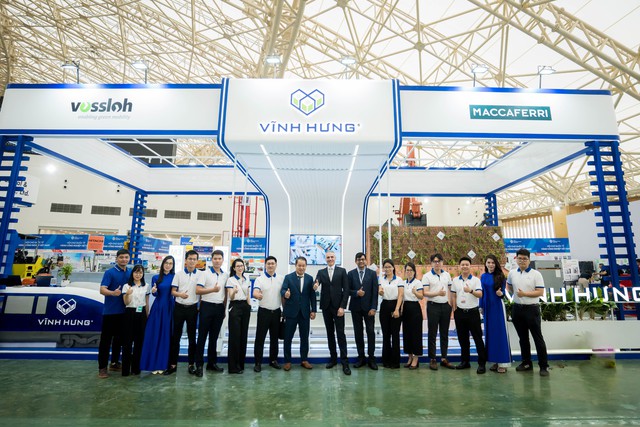 Vĩnh Hưng bắt tay hai "ông lớn" ngành đường sắt châu Âu - Ảnh 3.