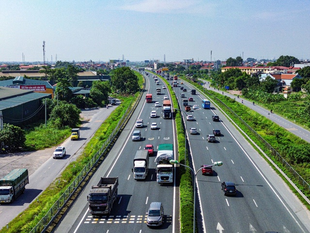 Tiếp tục rà soát và khắc phục những bất cập về tổ chức giao thông - Ảnh 1.