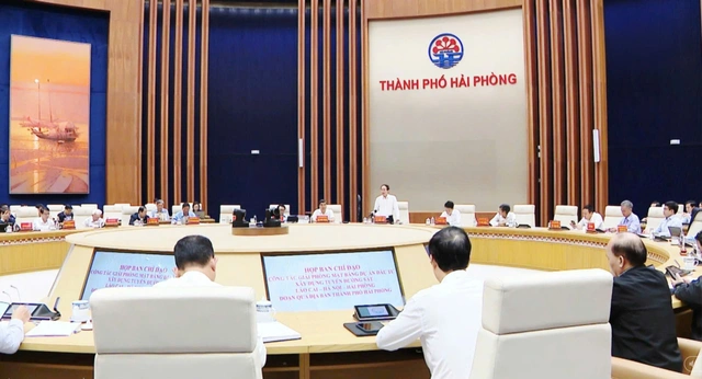 Hải Phòng phấn đấu hoàn thành GPMB tuyến đường sắt Lào Cai - Hà Nội - Hải Phòng trong năm 2025- Ảnh 1. Hải Phòng phấn đấu hoàn thành GPMB tuyến đường sắt Lào Cai - Hà Nội - Hải Phòng trong năm 2025- Ảnh 1.