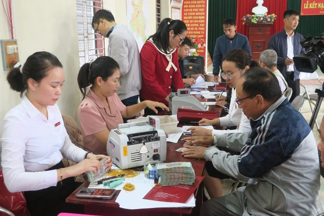 Hải Phòng phấn đấu hoàn thành GPMB tuyến đường sắt Lào Cai - Hà Nội - Hải Phòng trong năm 2025- Ảnh 3. Hải Phòng phấn đấu hoàn thành GPMB tuyến đường sắt Lào Cai - Hà Nội - Hải Phòng trong năm 2025- Ảnh 3.