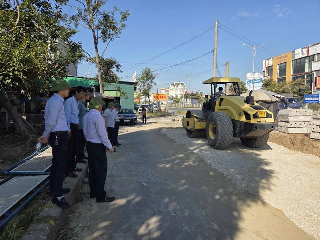 Uông Bí tập trung nâng cao chất lượng hạ tầng giao thông - Ảnh 2.