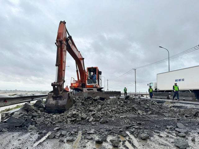 Hỗ trợ địa phương khắc phục hậu quả mưa lũ tại Trung Bộ - Ảnh 2.