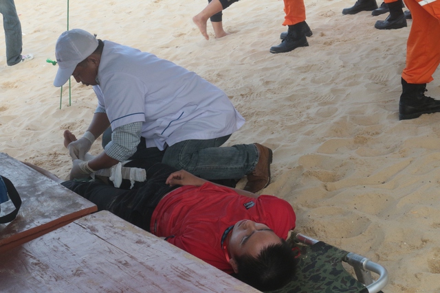 Diễn tập tìm kiếm cứu nạn máy bay chở 120 hành khách rơi trên biển Quy Nhơn- Ảnh 16. Diễn tập tìm kiếm cứu nạn máy bay chở 120 hành khách rơi trên biển Quy Nhơn- Ảnh 16.