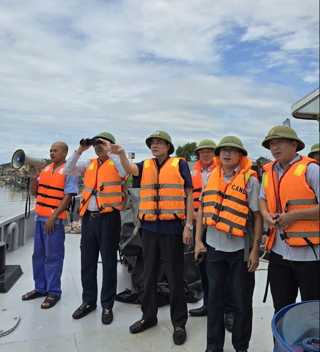 Chi cục Hàng hải và Đường thủy phía Bắc chủ động bảo đảm ATGT mùa bão, lũ - Ảnh 1.