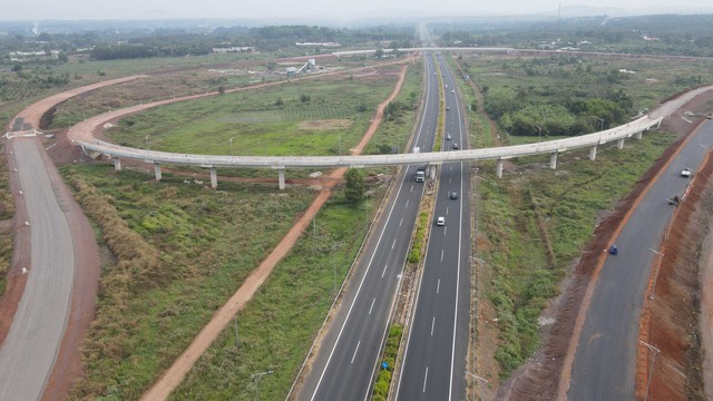 Đề nghị xử nghiêm tình trạng trộm cắp tài sản công trình ở cao tốc Phan Thiết - Dầu Giây - Ảnh 1.
