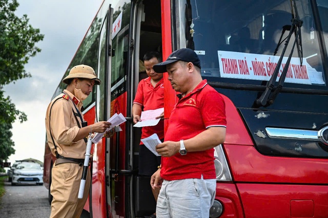 Bộ Xây dựng trình Chính phủ Nghị định xử phạt hành chính về đường bộ - Ảnh 3.