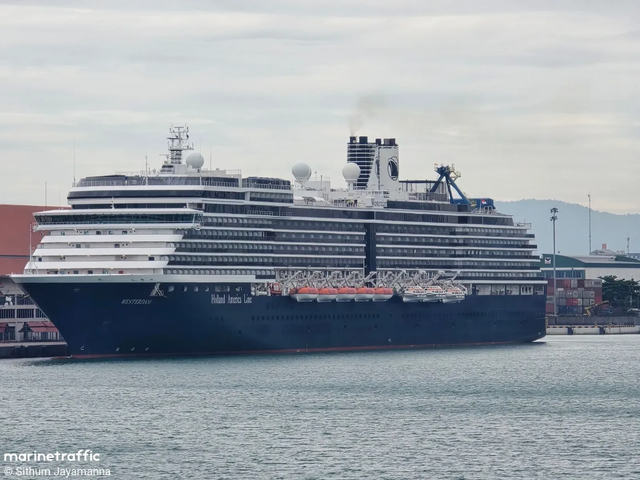 Cứu kịp thời vị khách ngoại quốc gặp tai nạn nguy kịch khi siêu tàu Westerdam đang ở vùng biển Đà Nẵng - Ảnh 1.