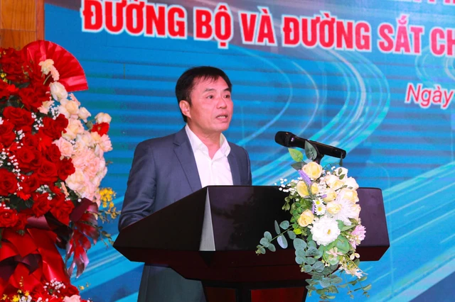 Hội thảo tuyên truyền phổ biến pháp luật về ATGT lĩnh vực đường bộ và đường sắt - Ảnh 2.