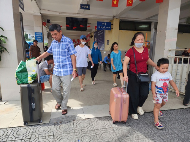 Hà Nội yêu cầu các doanh nghiệp kinh doanh vận tải tăng cường bảo đảm ATGT - Ảnh 1.