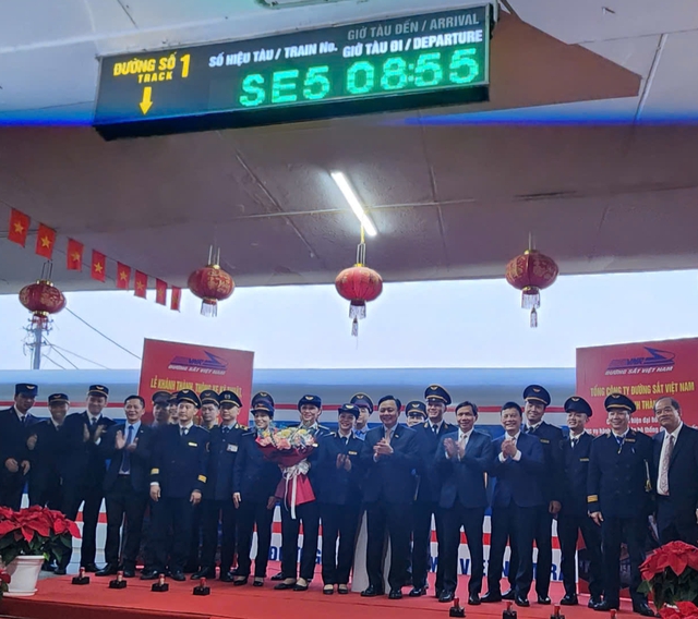 Đường sắt hoàn thành dự án hiện đại hóa 162 toa tàu chở khách, khởi động 2 dự án mới - Ảnh 1.