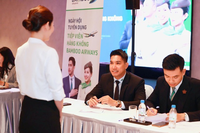 Cận cảnh ứng viên háo hức thi tuyển tiếp viên hàng không - Ảnh 2.