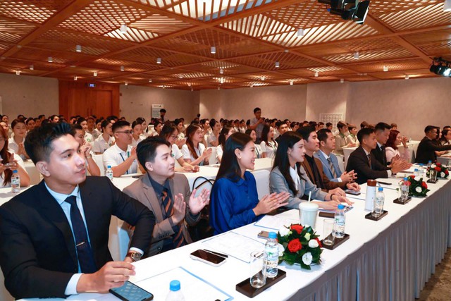 Cận cảnh ứng viên háo hức thi tuyển tiếp viên hàng không - Ảnh 7.