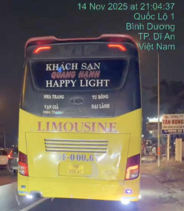 Đội CSGT Rạch Chiếc tăng cường "phạt nguội" tài xế xe khách cố tình đi vào đường cấm- Ảnh 1.