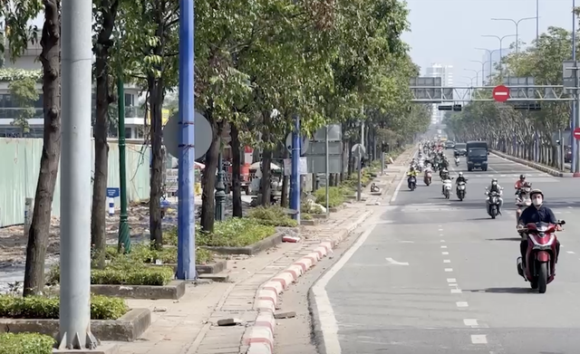 TP.HCM đưa vào khai thác làn đường cho xe đạp trên đường Mai Chí Thọ - Ảnh 1.