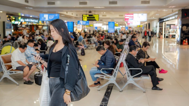 Sản lượng khách tại Nội Bài dự báo đạt đỉnh gần 115.000 lượt ngày cao điểm kỳ nghỉ Tết Dương lịch - Ảnh 1.