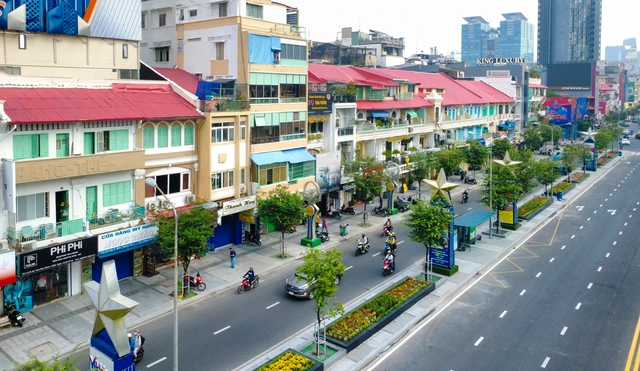 TP.HCM khánh thành công trình chỉnh trang đường Lê Lợi - Ảnh 4.