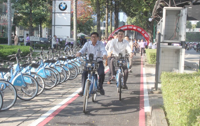 TP.HCM khánh thành làn đường ưu tiên xe đạp trên đường Mai Chí Thọ - Ảnh 5.