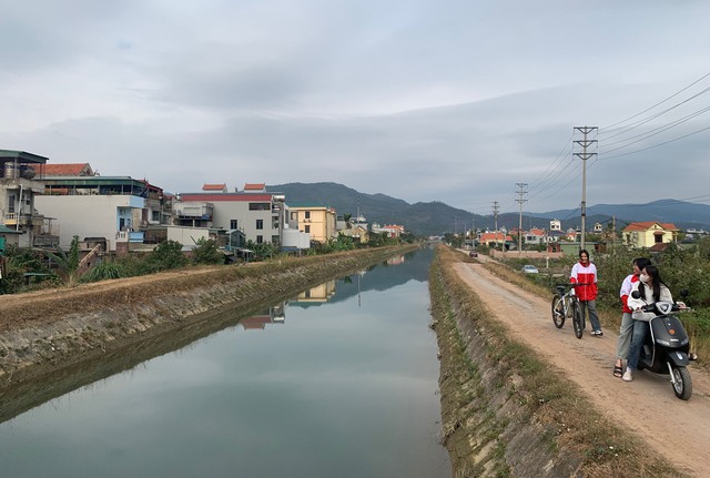 Quảng Ninh: Nhiều hiểm nguy “rình rập” trên tuyến kênh Yên Lập - Ảnh 3.