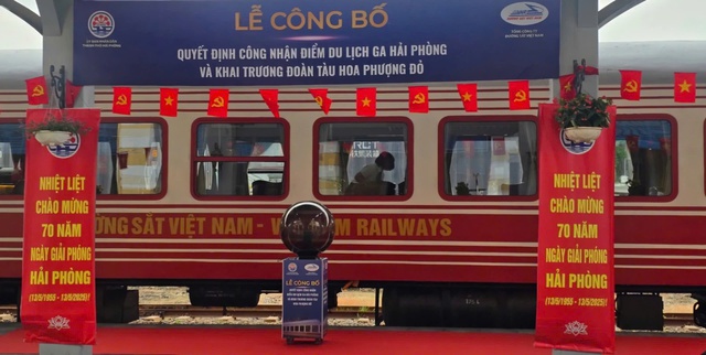 Khai trương đoàn tàu VIP mang tên Hoa Phượng Đỏ- Ảnh 1.