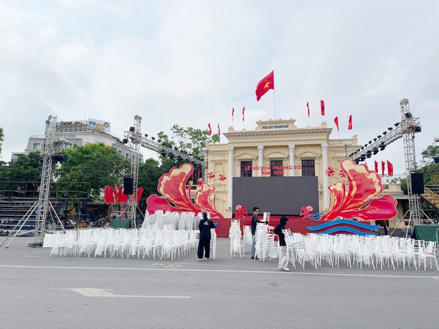 Phân luồng giao thông phục vụ Lễ kỷ niệm 70 năm Ngày giải phóng Hải Phòng - Ảnh 2.
