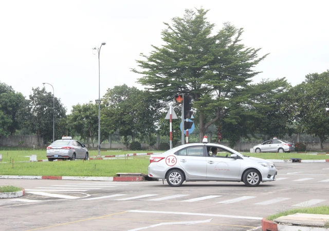TP.HCM chính thức tổ chức sát hạch, cấp giấy phép lái xe cho người dân - Ảnh 16.