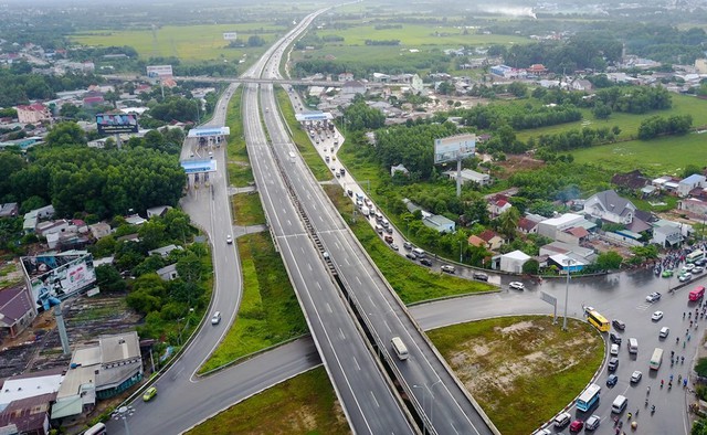 Cấm xe máy vào đường dẫn cao tốc TP.HCM - Long Thành từ ngày 7/6 - Ảnh 1.