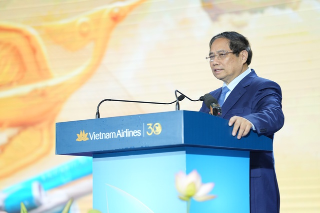 Thủ tướng Chính phủ Phạm Minh Chính: Vietnam Airlines là cánh chim đầu đàn của ngành hàng không Việt Nam - Ảnh 1.