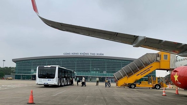 Sân bay Thọ Xuân tạm dừng tiếp nhận tàu bay sau vụ thiết bị bay không người lái xâm nhập - Ảnh 1.
