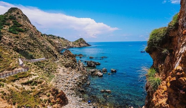 Triển khai phương án bay đêm tại cảng hàng không Phù Cát từ hôm nay- Ảnh 1.