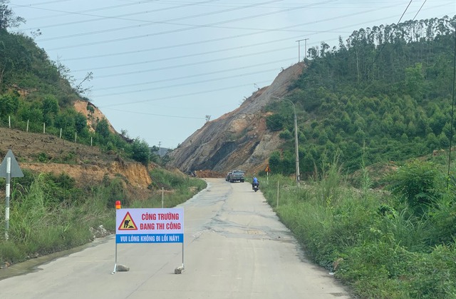 Quảng Ninh: Cần đẩy nhanh tiến độ thi công tuyến đường Khe Giang tại TP Uông Bí- Ảnh 2.