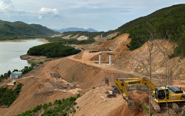 Sớm hoàn trả đường địa phương bị ảnh hưởng do thi công 2 cao tốc qua Gia Lai - Ảnh 1.