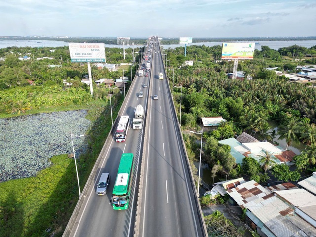 Hạn chế lưu thông trên cao tốc Long Thành - Dầu Giây để sửa chữa - Ảnh 1.